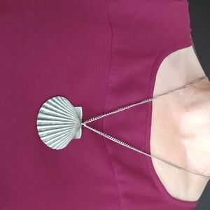Elegant Silver Shell Pendant Necklace
